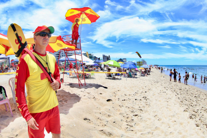 Bombeiros reforçam prevenção nas praias no feriado de Finados e preparam efetivo