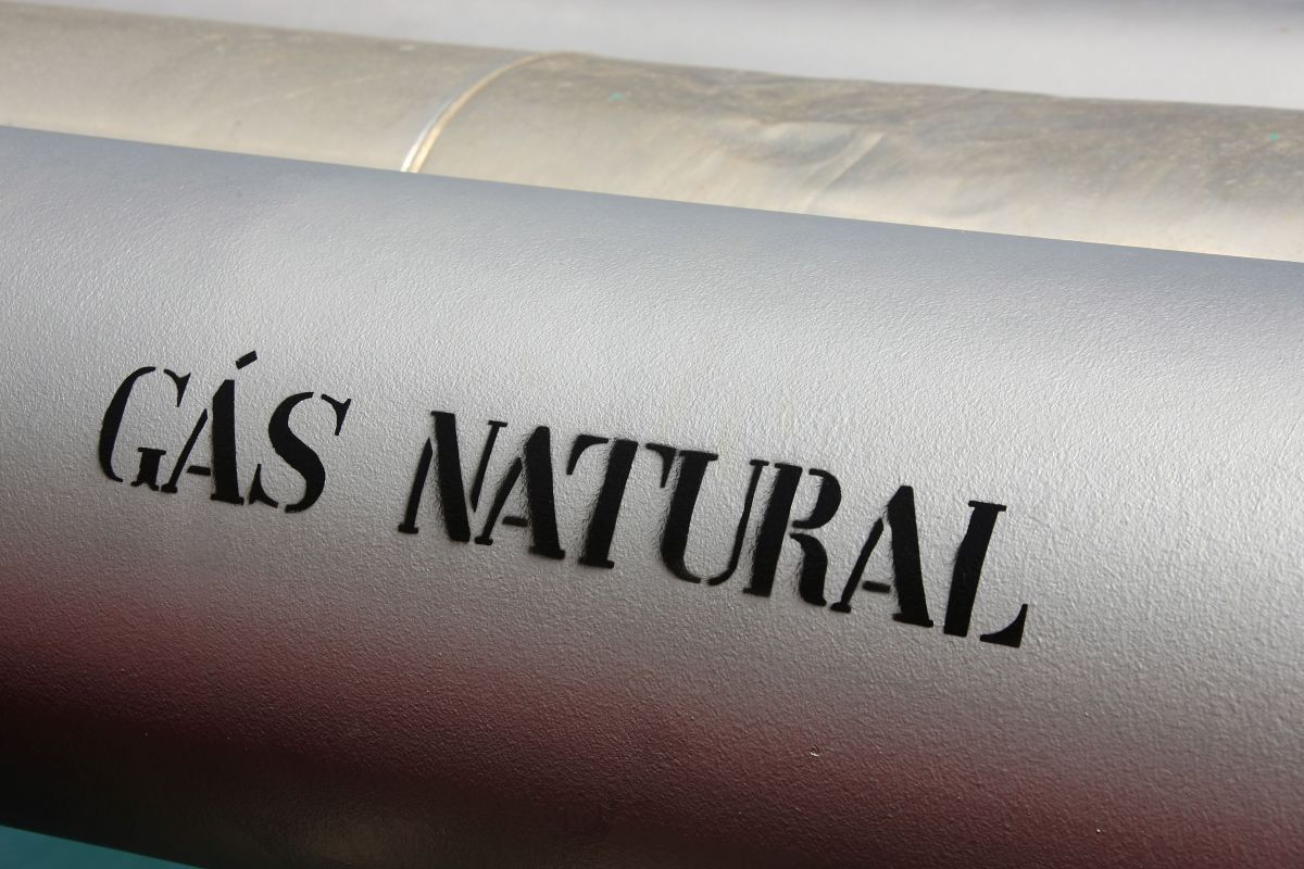 Gás natural na Europa atinge € 100 por MWh pela primeira vez desde 2022