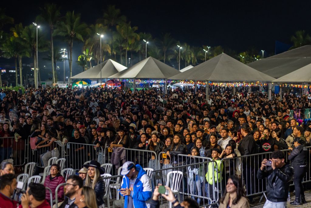 Inimigos da HP encerra Festa da Tainha em Paranaguá com show neste sábado (11)