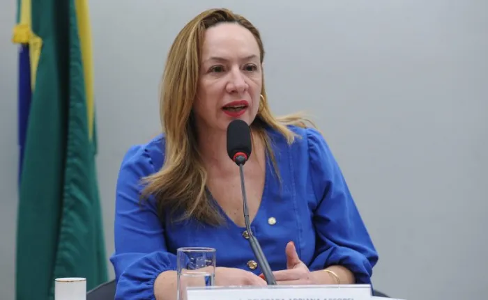 Comissão da Câmara aprova projeto que obriga condução à delegacia em casos de violência contra mulher