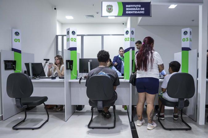 Poupatempo Paraná atinge 4,5 milhões de atendimentos em um ano de operação