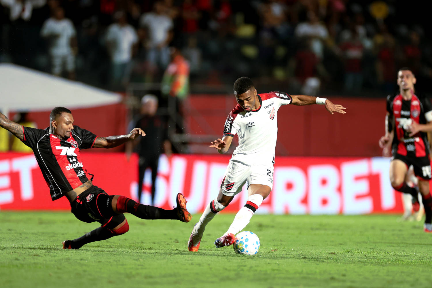 Athletico Paranaense é eliminado da Copa do Brasil após goleada em Salvador
