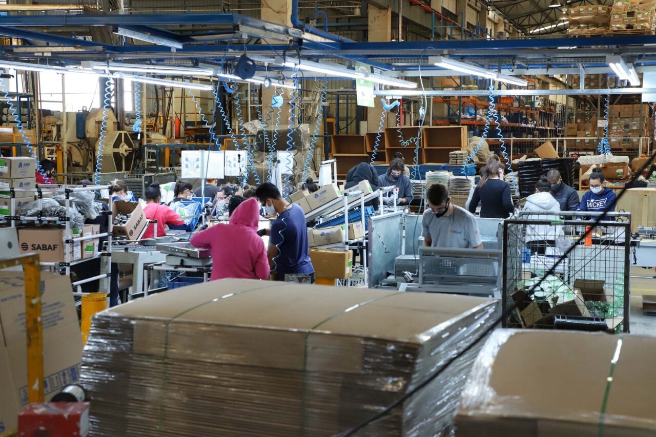 Paraná oferece mais de 21 mil vagas de emprego com carteira assinada nesta semana
