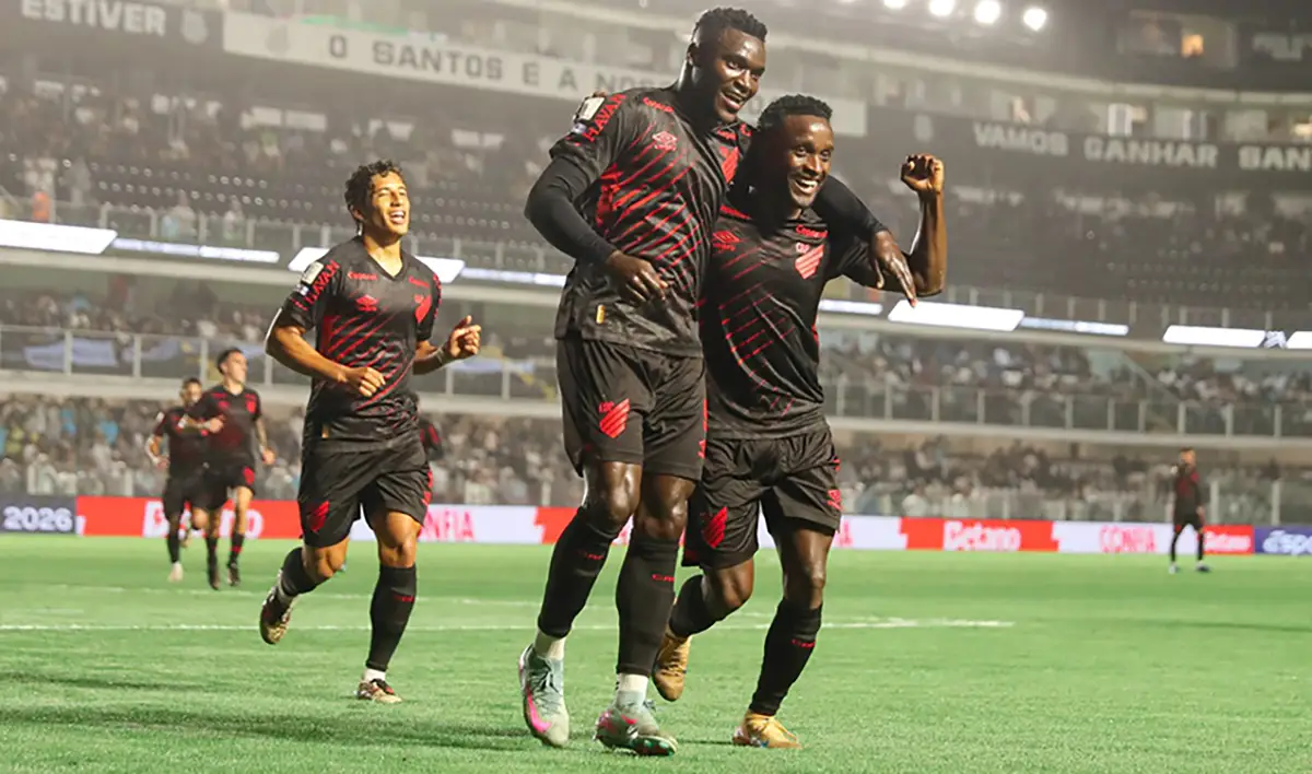 Athletico vence Santos na Vila Belmiro e amplia sequência invicta no Brasileirão