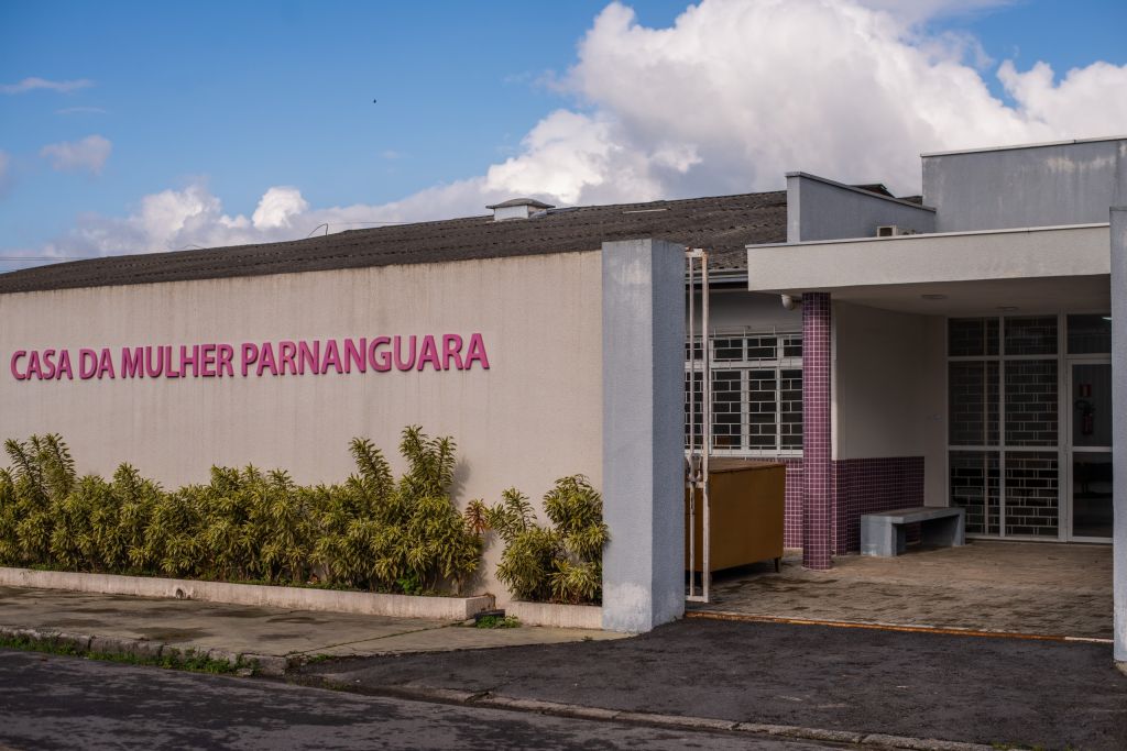 Paranaguá capacita profissionais para atendimento humanizado a mulheres vítimas de violência