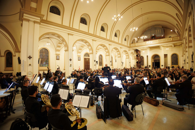 Orquestra Sinfônica do Paraná faz concerto gratuito nesta quarta-feira