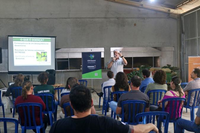 Agricultores familiares debatem bioinsumos, plantio direto e renda em encontro rural