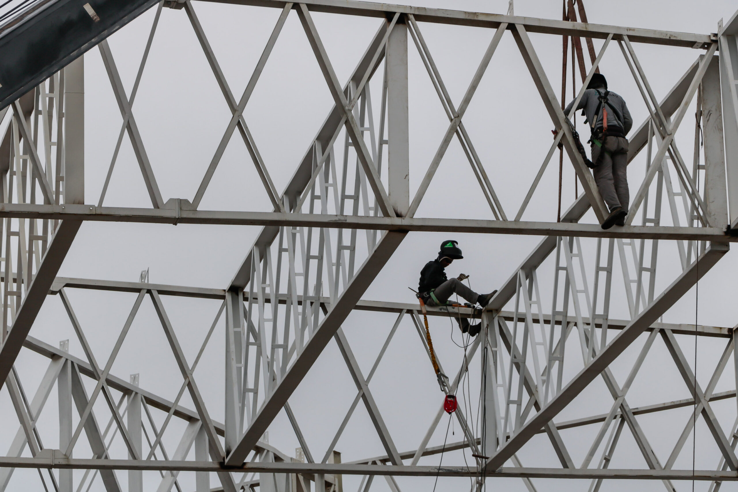 Construção civil emprega 186 mil e soma 13,7% do PIB industrial do Paraná