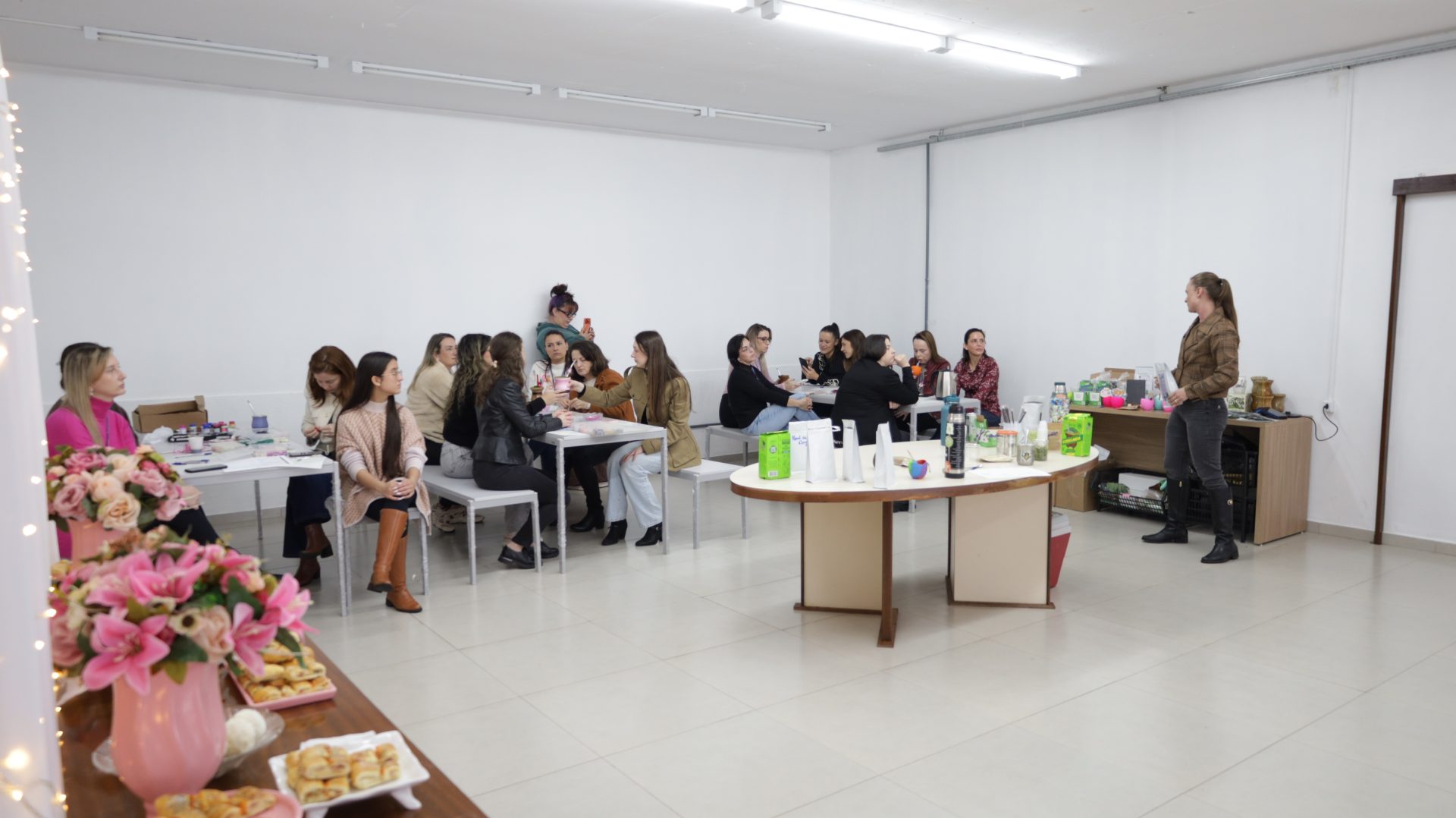 Prefeitura de Guarapuava realiza ação do Outubro Rosa para servidoras