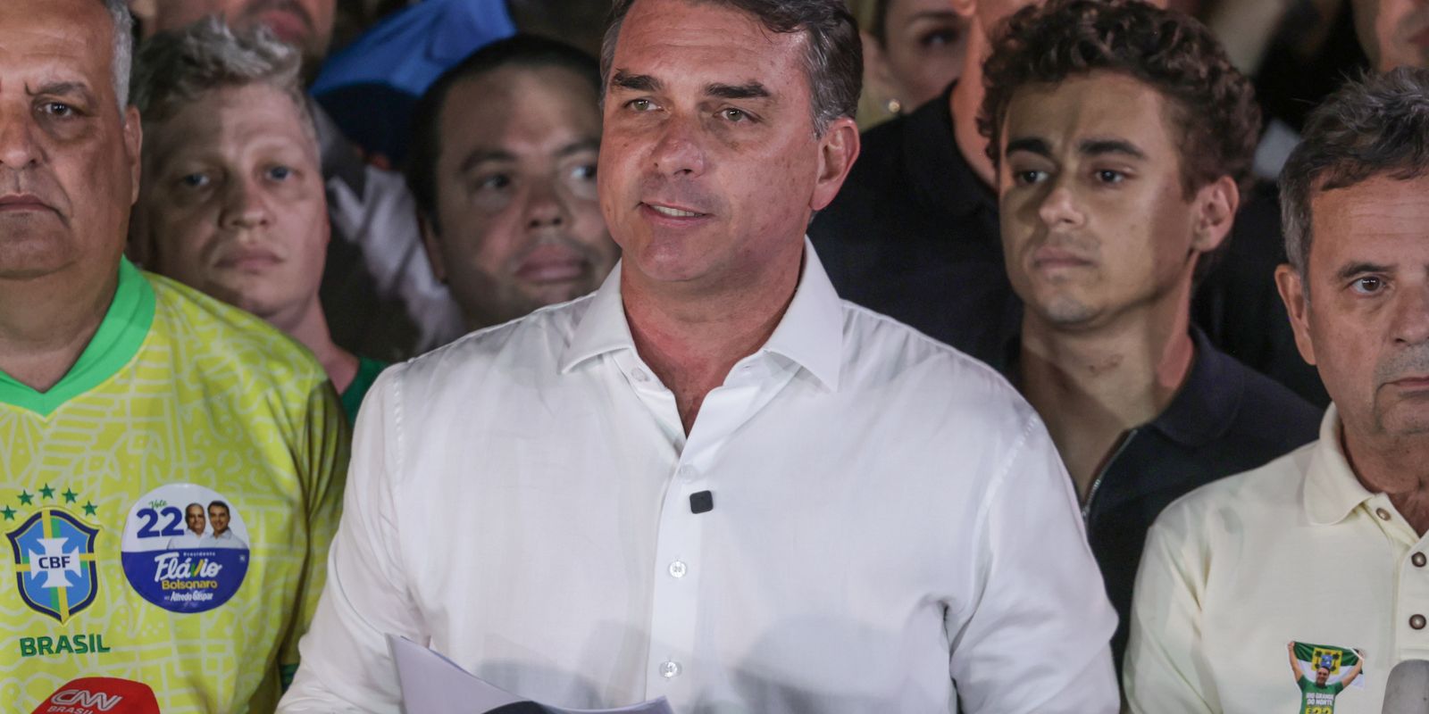 Flávio Bolsonaro divulga carta nos EUA contestando eleição e anuncia oposição no exterior