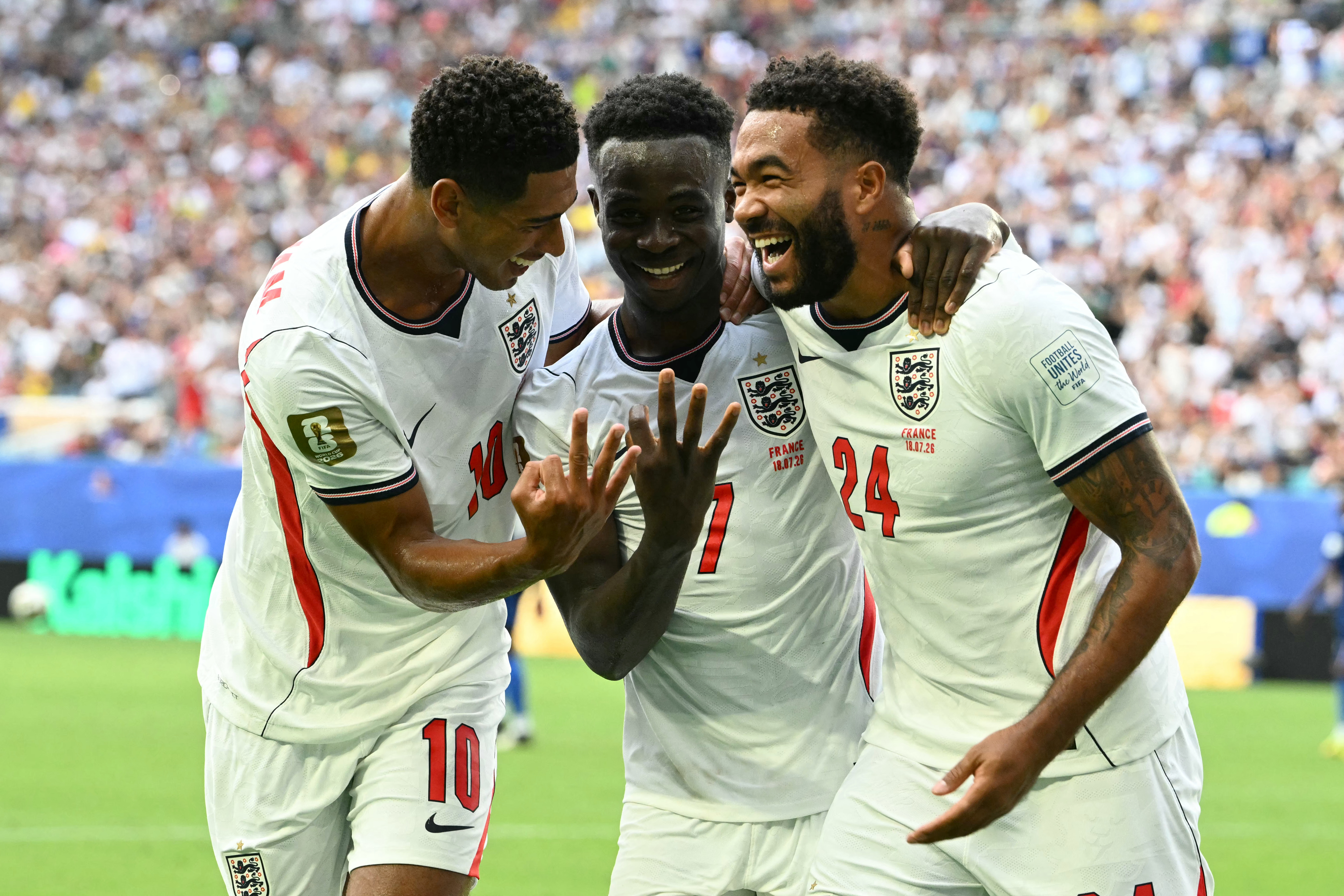 Saka faz hat-trick e Inglaterra garante 3º lugar na Copa do Mundo de 2026