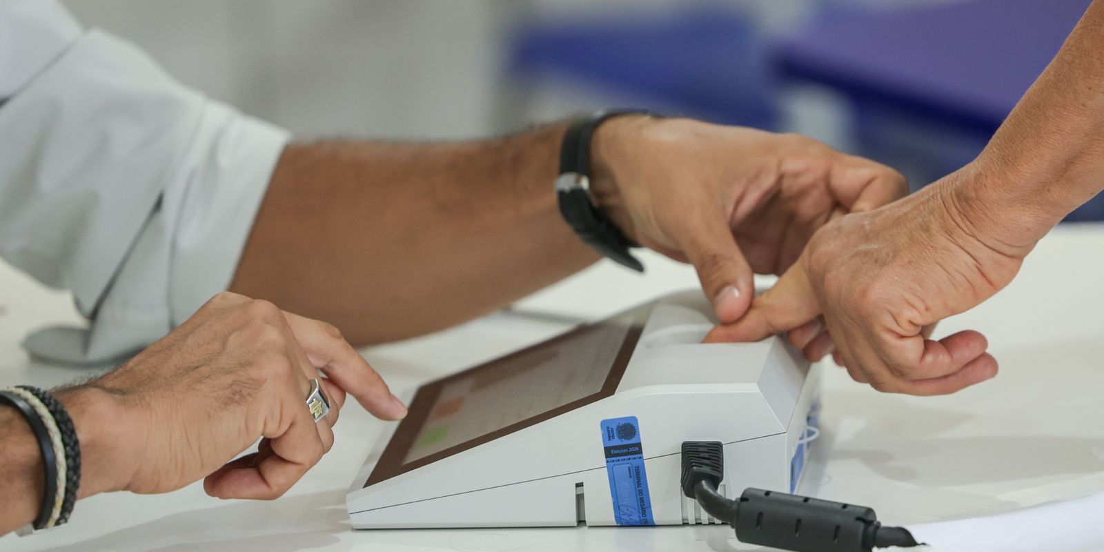 Eleitores vão às urnas neste domingo para segundo turno de presidente e governadores