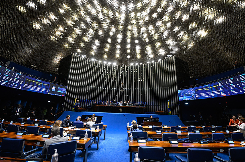 Senadores debatem resultado de eleição e viagem de Flávio Bolsonaro aos EUA