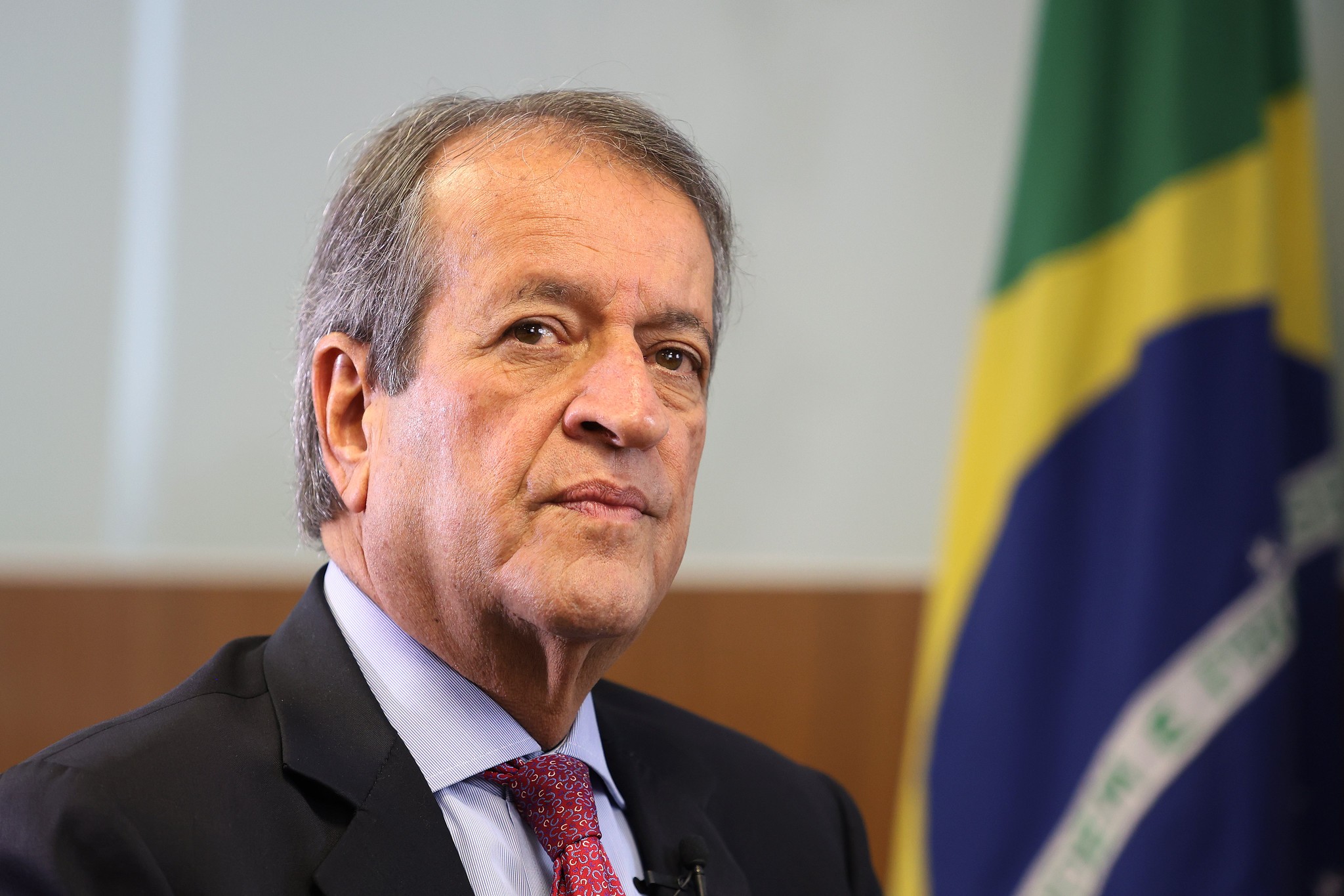 Defesa de Bolsonaro pede a Moraes liberação para visita de Valdemar Costa Neto
