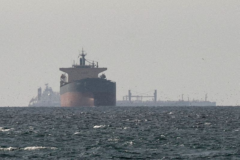 Irã e Omã aguardam aprovação final para acordo sobre navegação no Estreito de Ormuz
